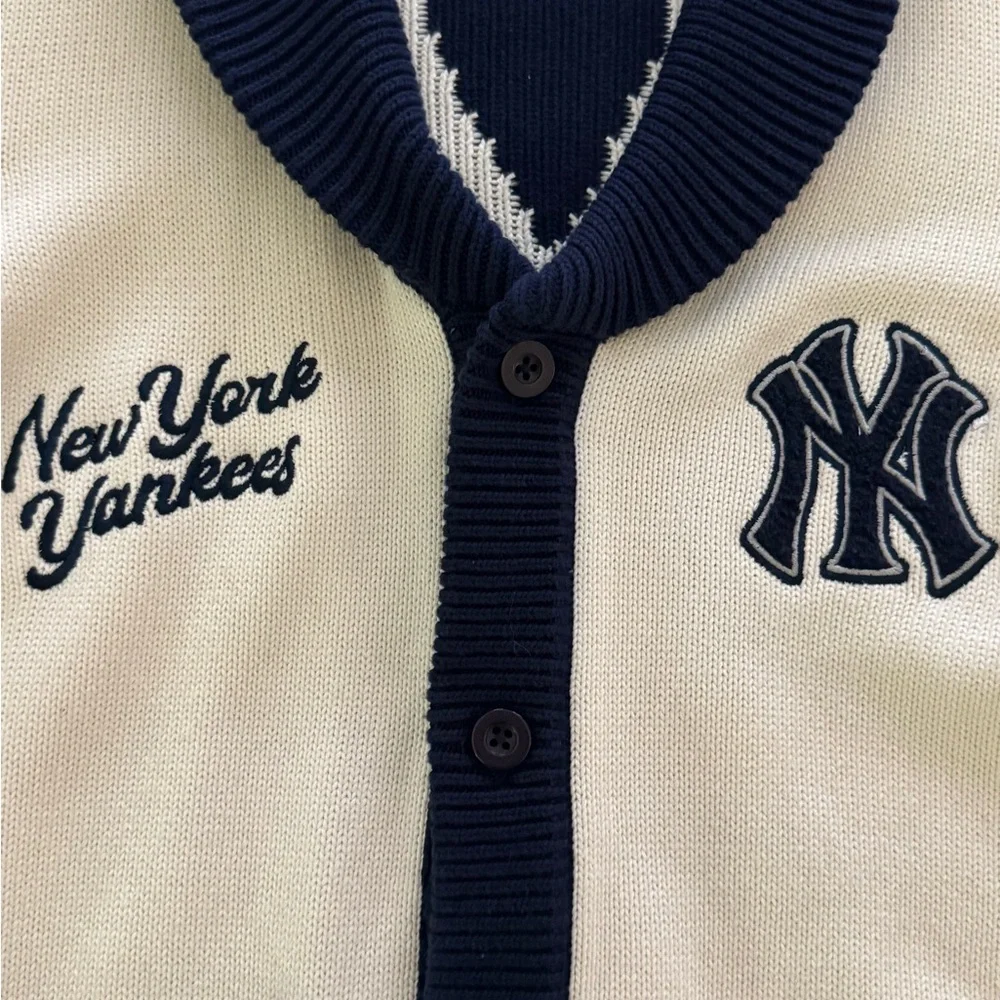 New York Yankees Cardigan - Picture 3 of 6